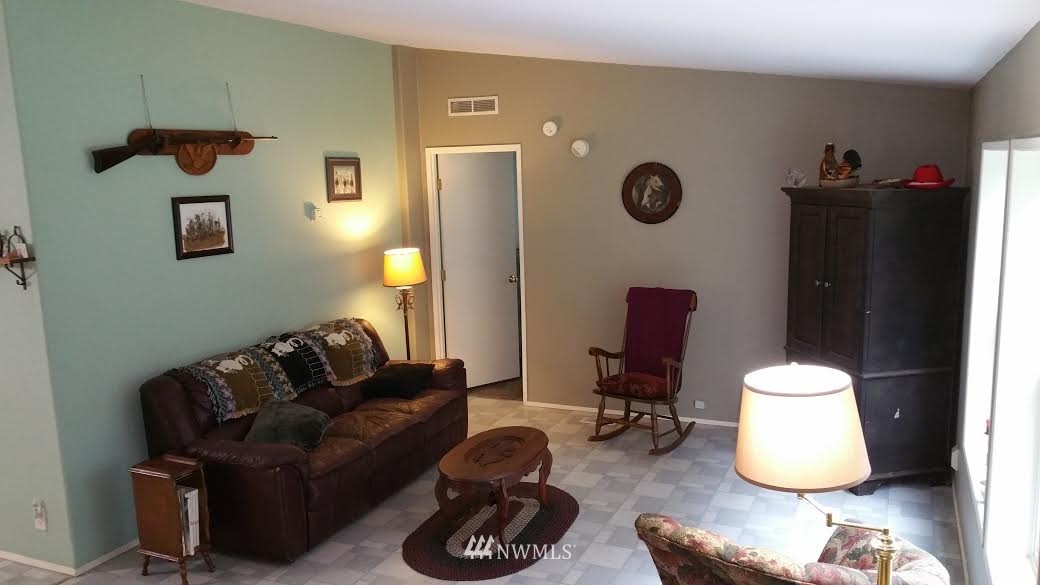 4484 East Rasor Road Belfair, WA 98528 - Photo 11 of 24 Gallery Image 11
