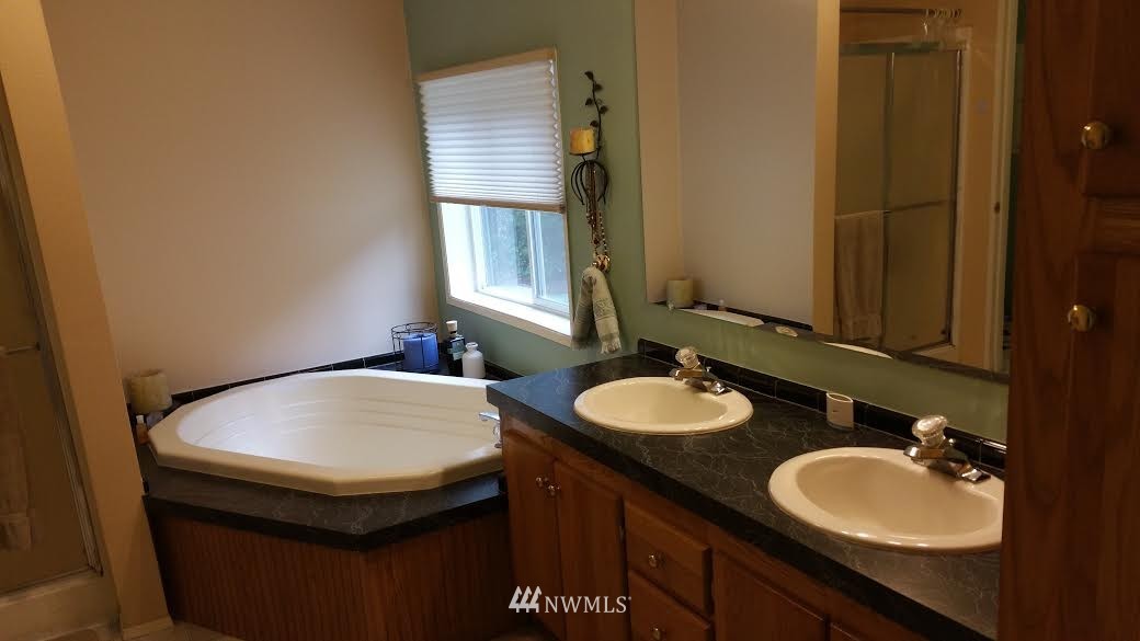 4484 East Rasor Road Belfair, WA 98528 - Photo 15 of 24 Gallery Image 15