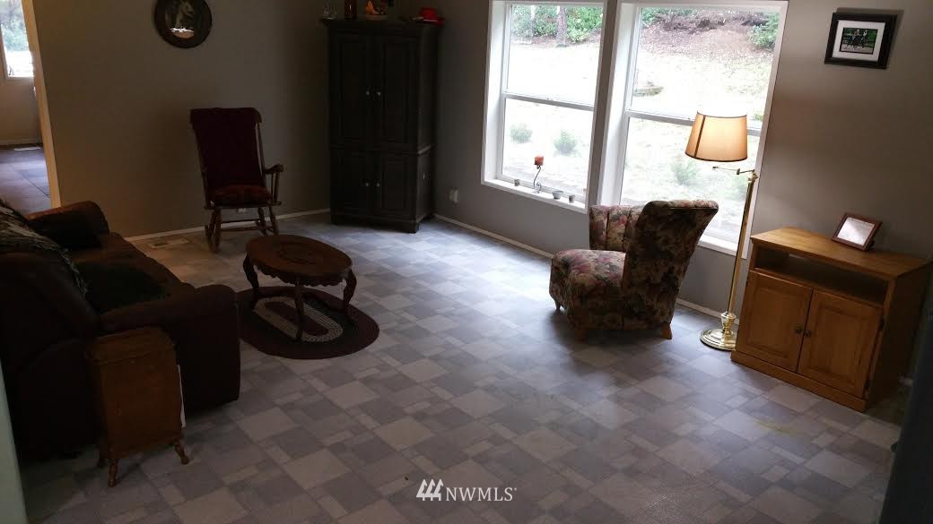 4484 East Rasor Road Belfair, WA 98528 - Photo 7 of 24 Gallery Image 7