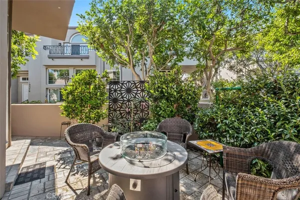 $1,399,000 | 19373 Peachtree Lane, Huntington Beach, CA 92648