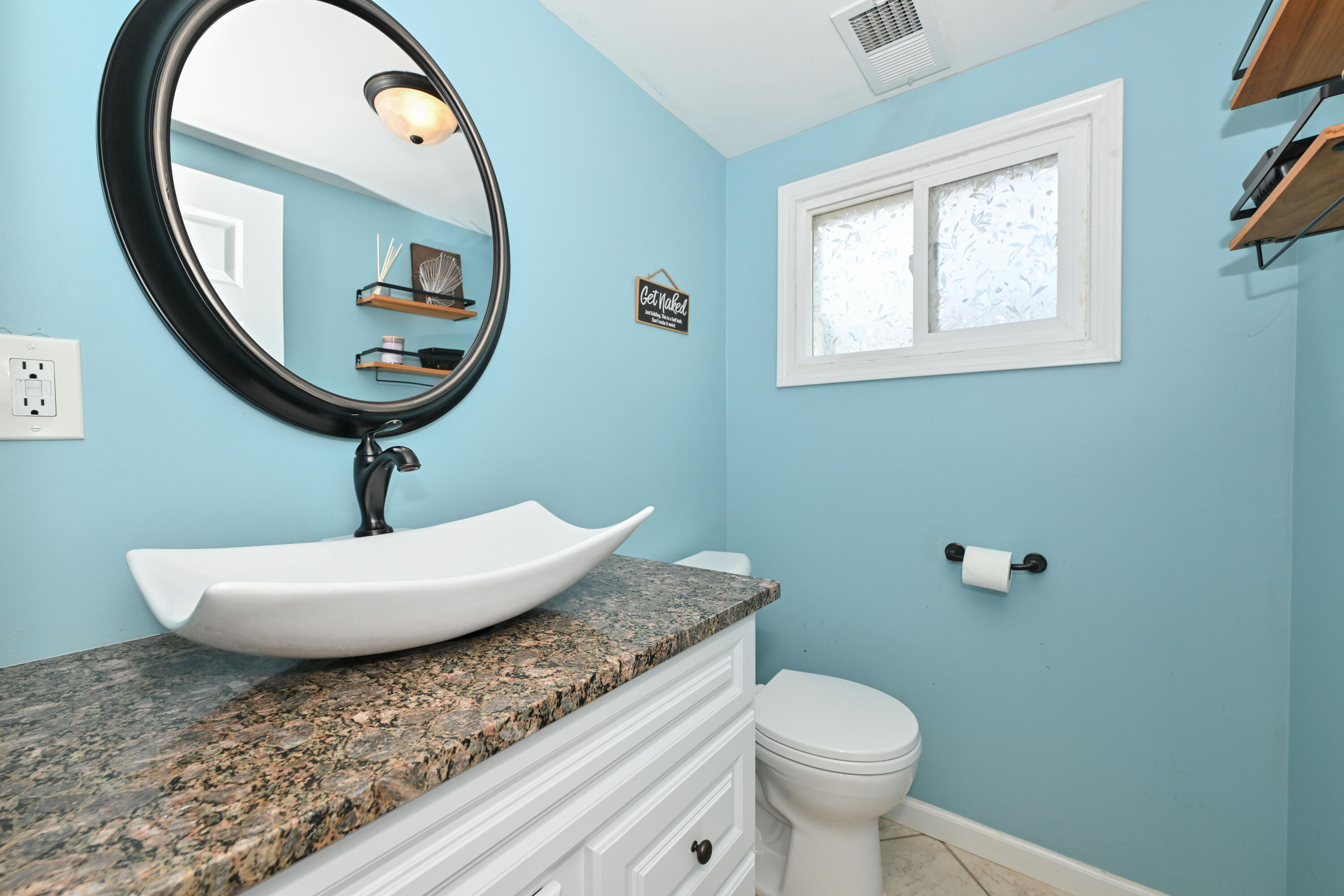 924 Montclair Drive Racine, WI 53402 - Photo 11 of 19 Lower Bath