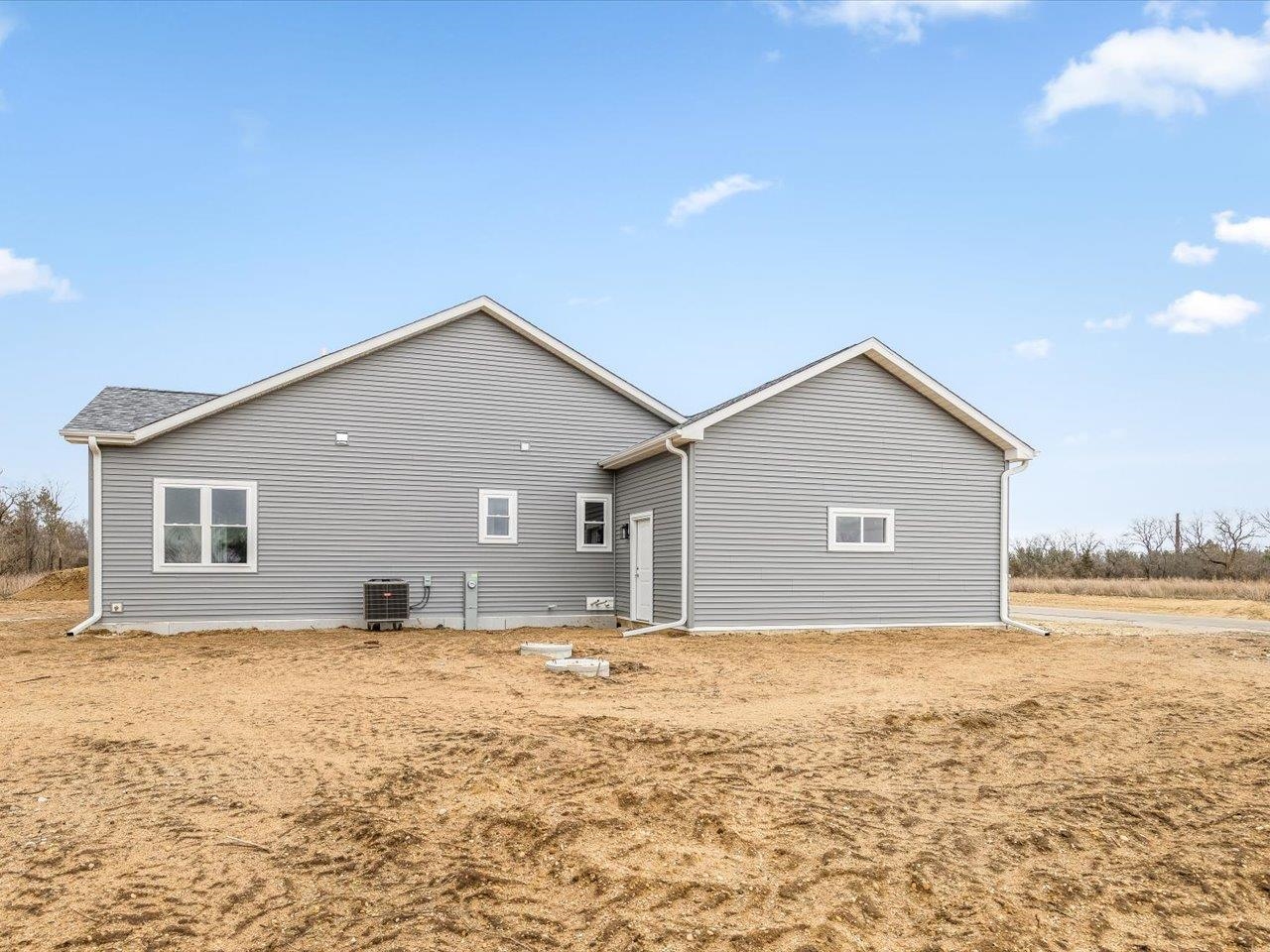 3286 South Prairie Avenue Beloit, WI 53511 - Photo 24 of 40