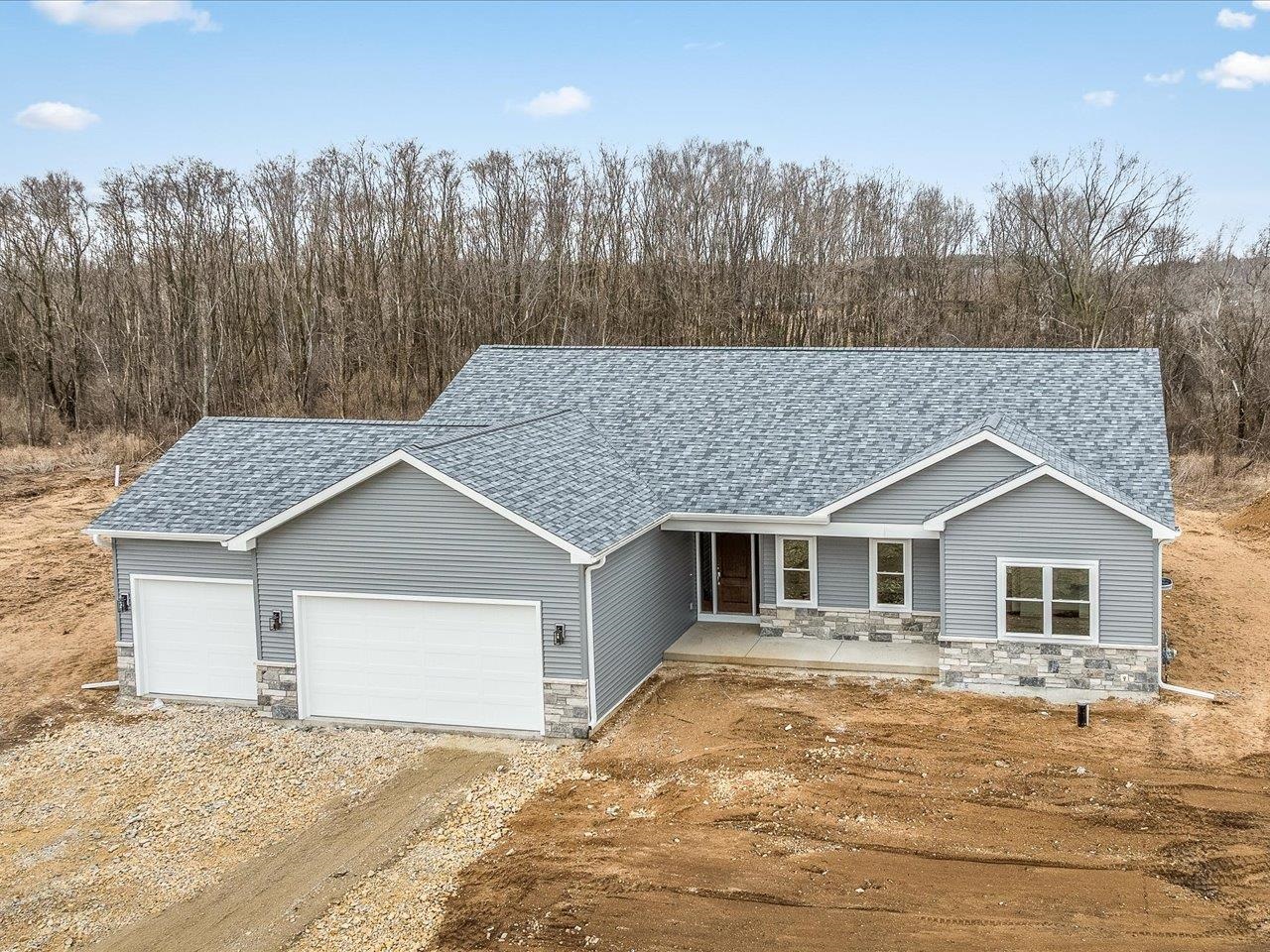 3286 South Prairie Avenue Beloit, WI 53511 - Photo 3 of 40