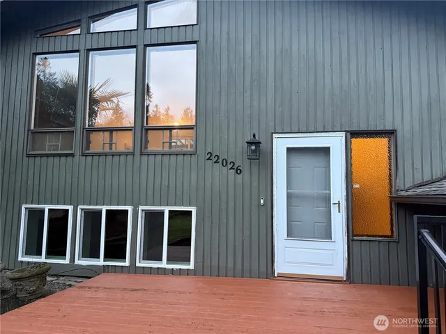 $3,800 | 22026 3rd Place West, Bothell, WA 98021