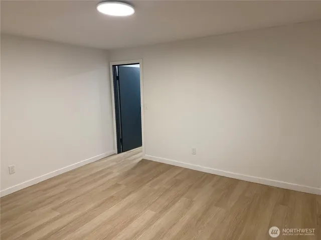 $3,800 | 22026 3rd Place West, Bothell, WA 98021