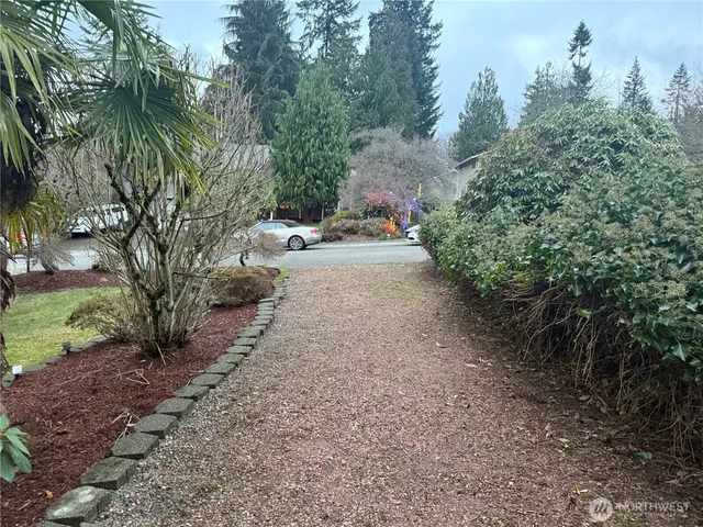 $3,800 | 22026 3rd Place West, Bothell, WA 98021