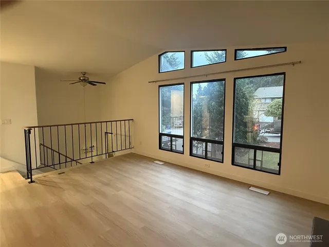 $3,800 | 22026 3rd Place West, Bothell, WA 98021