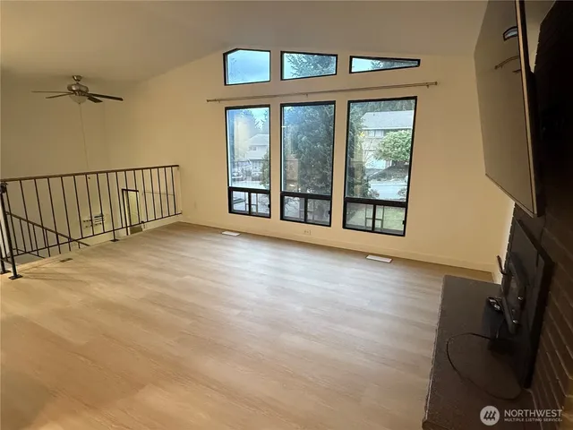 $3,800 | 22026 3rd Place West, Bothell, WA 98021