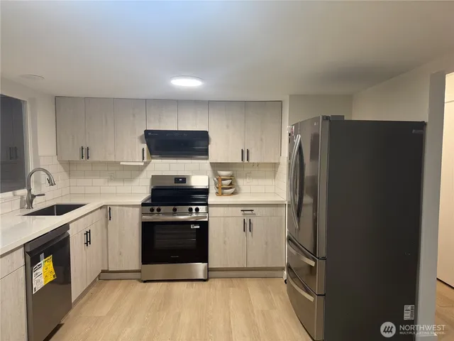 $3,800 | 22026 3rd Place West, Bothell, WA 98021