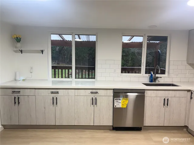 $3,800 | 22026 3rd Place West, Bothell, WA 98021