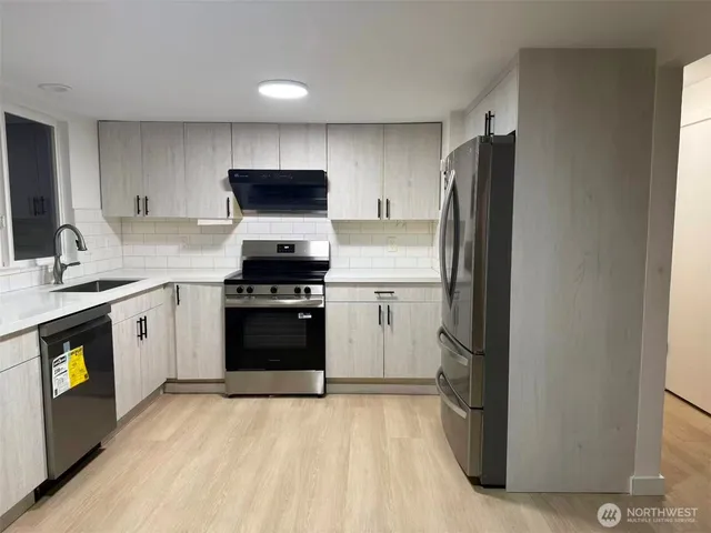 $3,800 | 22026 3rd Place West, Bothell, WA 98021