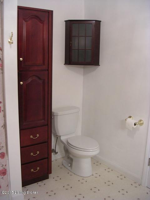 6693 Rutledge Road Louisville, KY 40258 - Photo 33 of 41 33