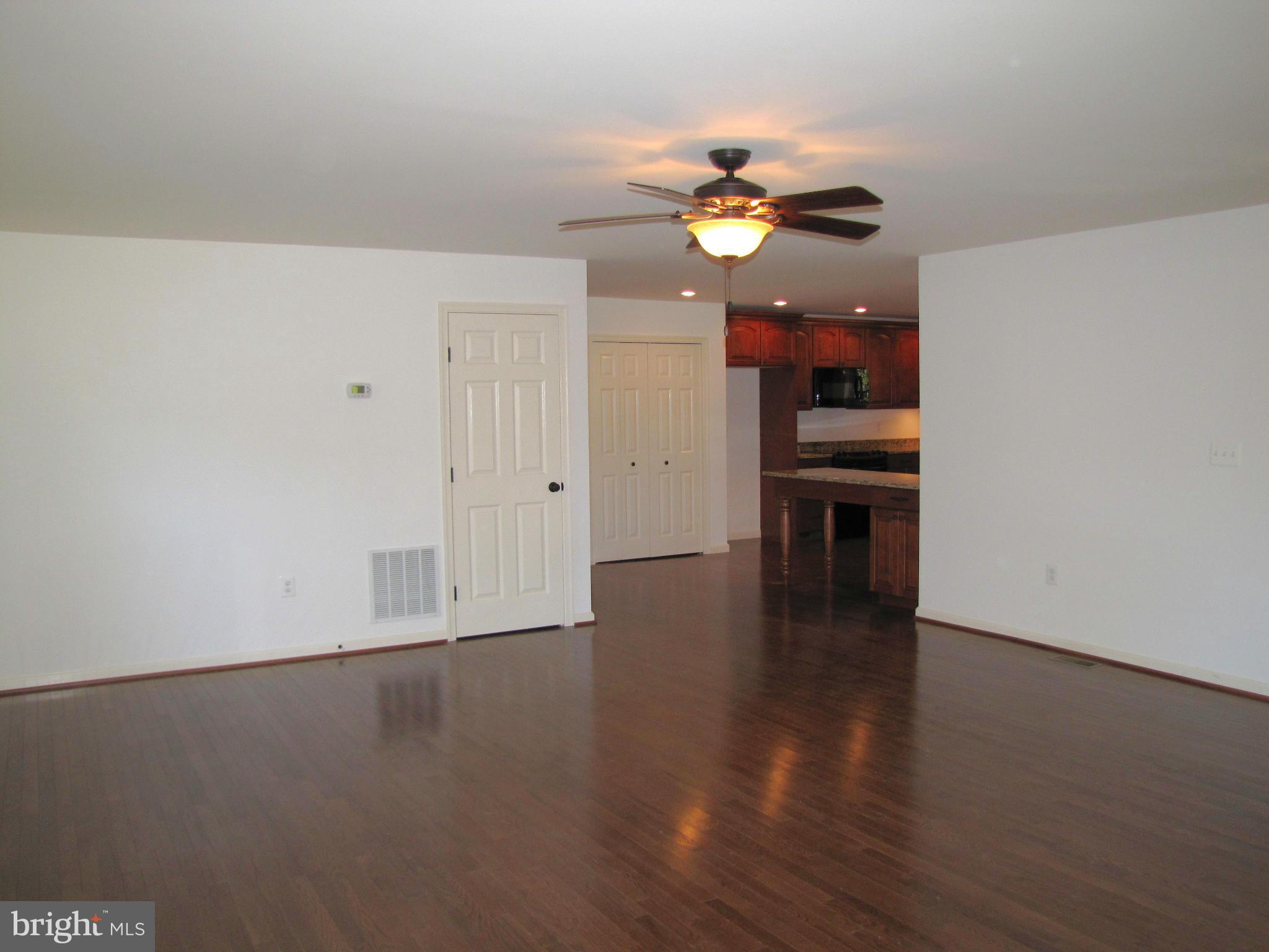 863 Swift Road Pasadena, MD 21122 - Photo 4 of 22 Living Room