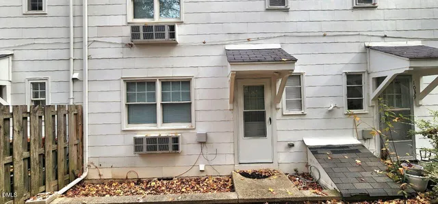 $1,350 | 1041 St Marys Street, Raleigh, NC 27605