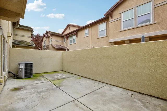 $395,000 | 3301 North Park Drive, Unit 2815, Sacramento, CA 95835