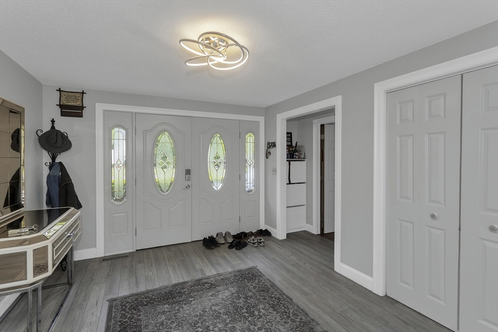 77 Glendale Road Agawam, MA 01001 - Photo 6 of 40