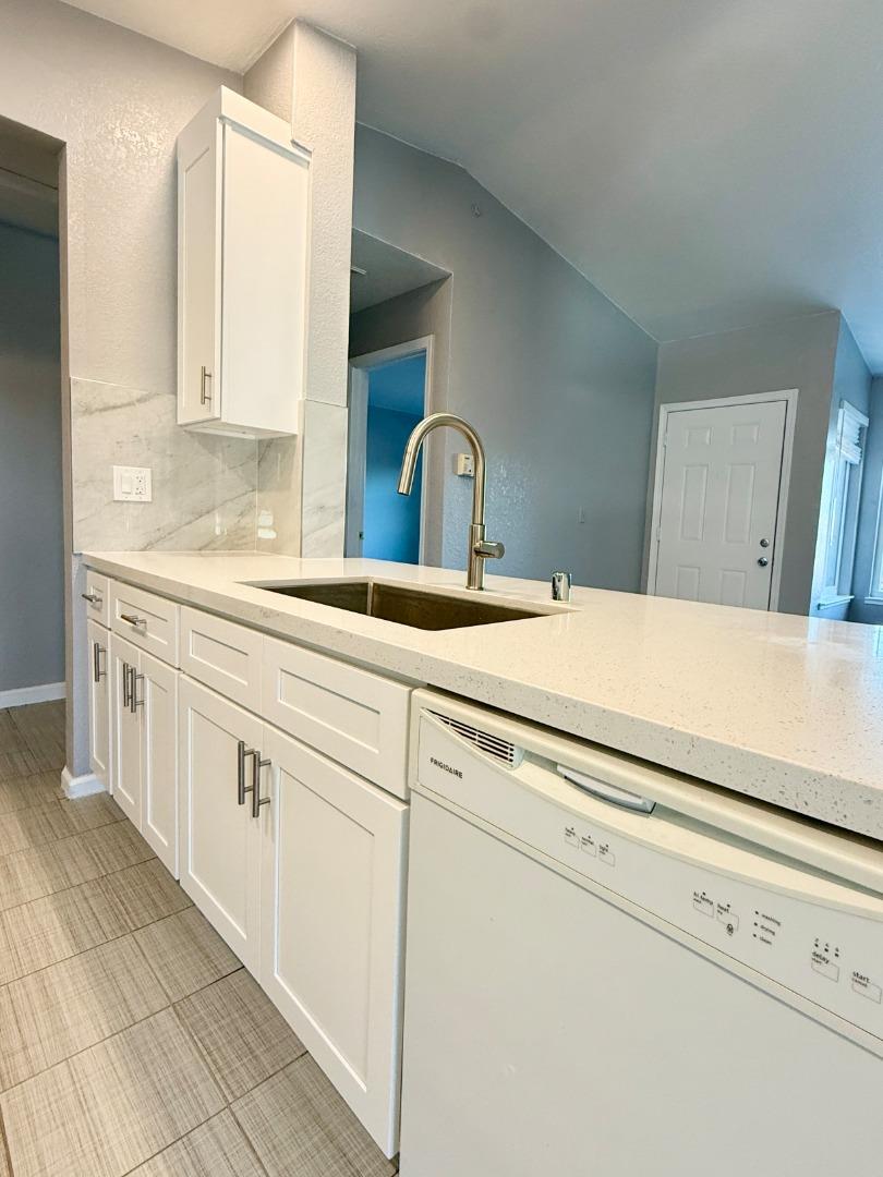 8 Lancaster Circle, Unit 224 Bay Point, CA 94565 - Photo 12 of 33 a close view of sink and tap