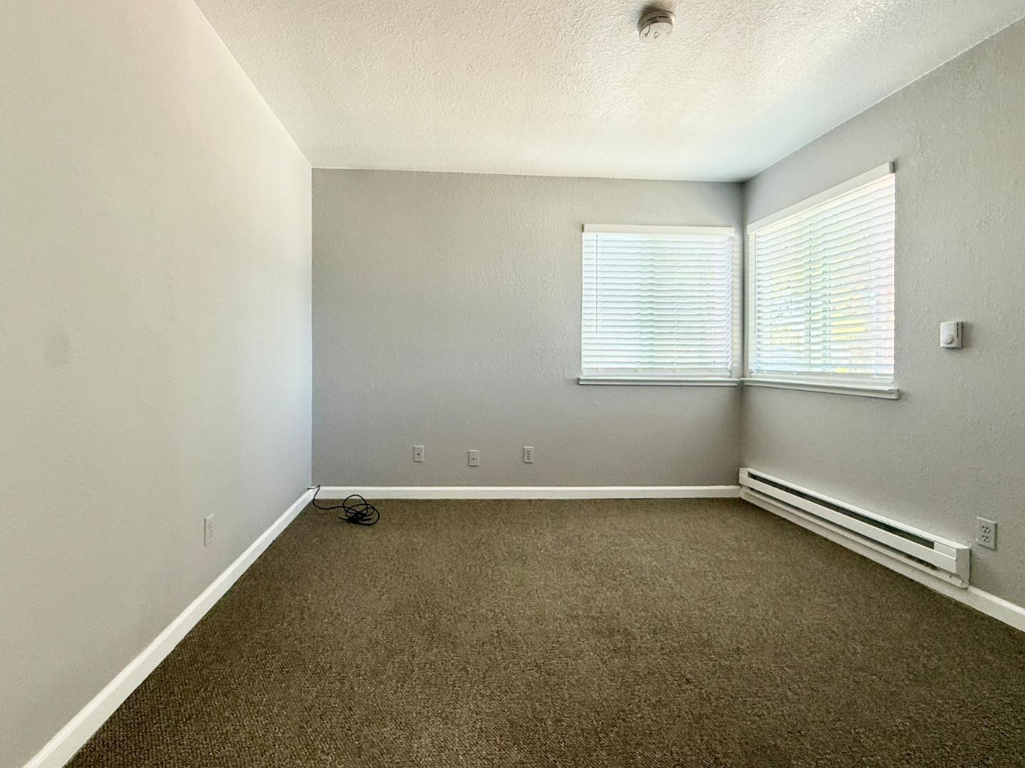 8 Lancaster Circle, Unit 224 Bay Point, CA 94565 - Photo 18 of 33 an empty room with a window
