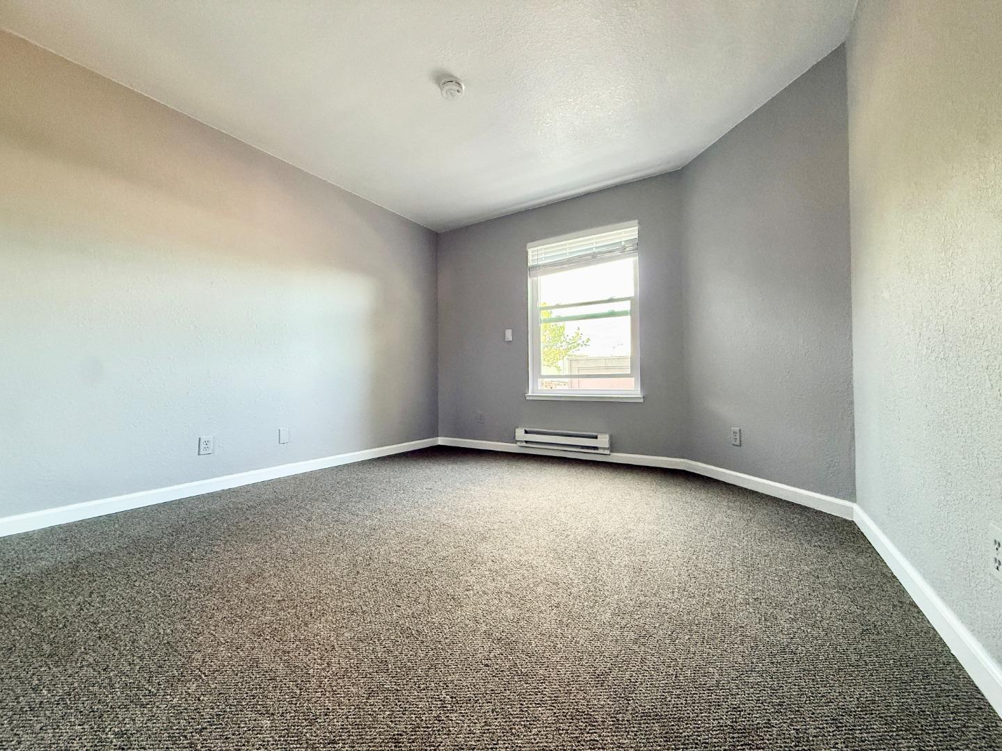 8 Lancaster Circle, Unit 224 Bay Point, CA 94565 - Photo 23 of 33 an empty room with a window