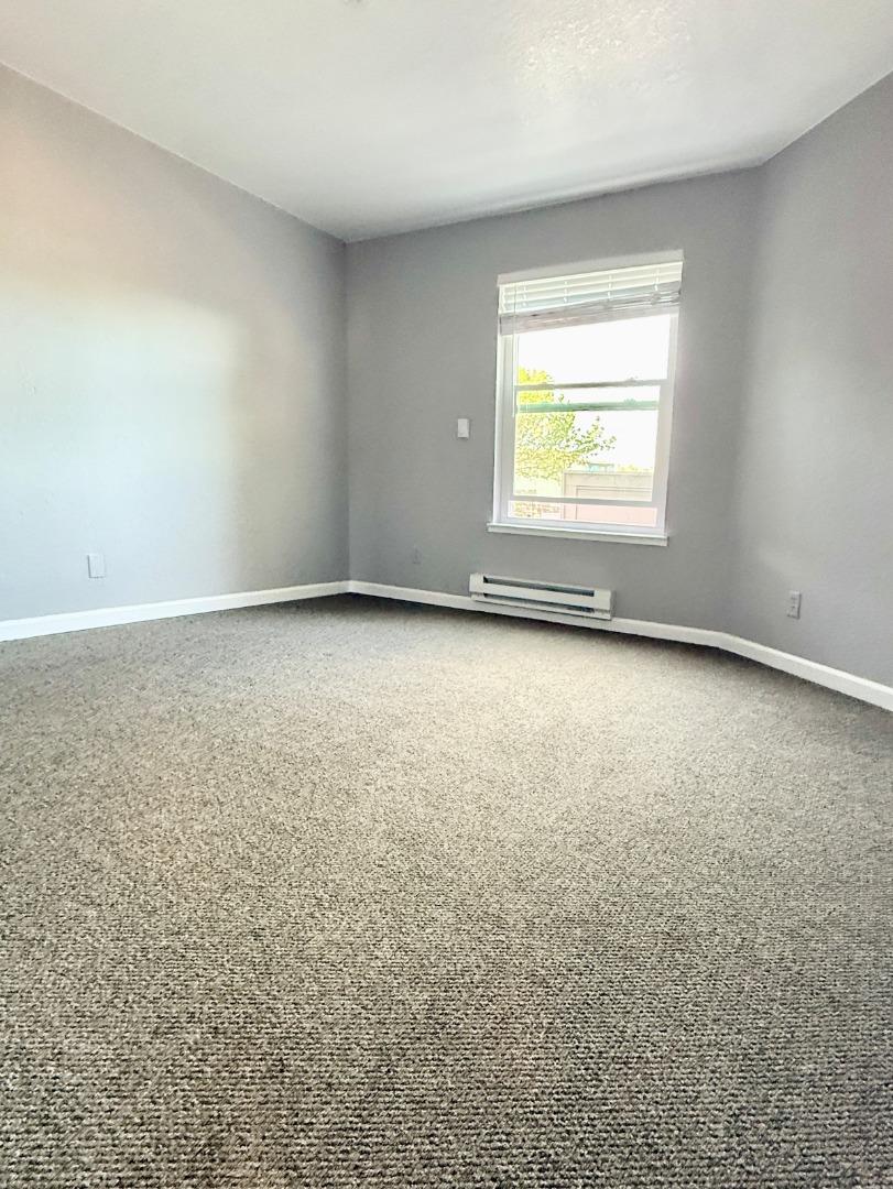 8 Lancaster Circle, Unit 224 Bay Point, CA 94565 - Photo 24 of 33 an empty room with windows