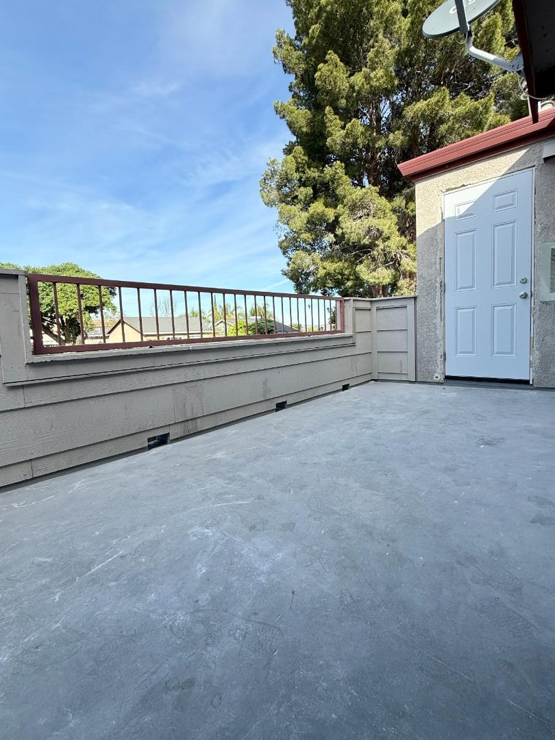 8 Lancaster Circle, Unit 224 Bay Point, CA 94565 - Photo 4 of 33 a view of a house with a yard and potted plants