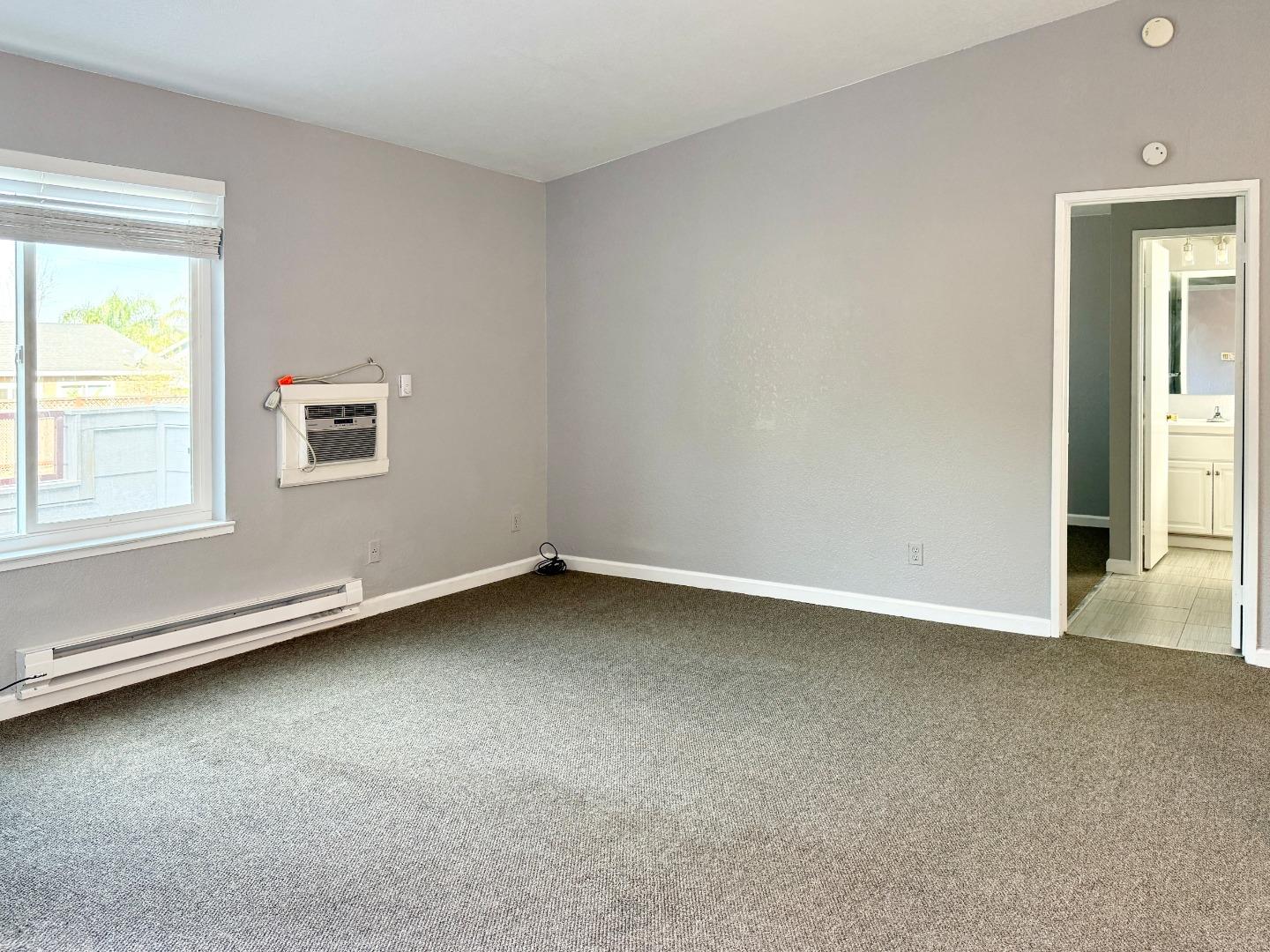 8 Lancaster Circle, Unit 224 Bay Point, CA 94565 - Photo 7 of 33 an empty room with a window