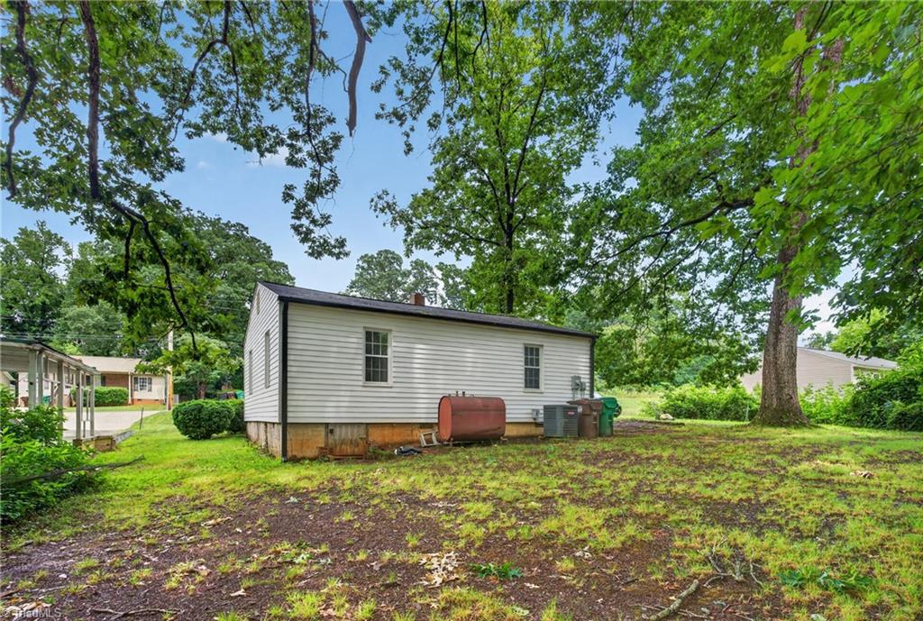124 Manor Drive High Point, NC 27260 - Photo 38 of 44