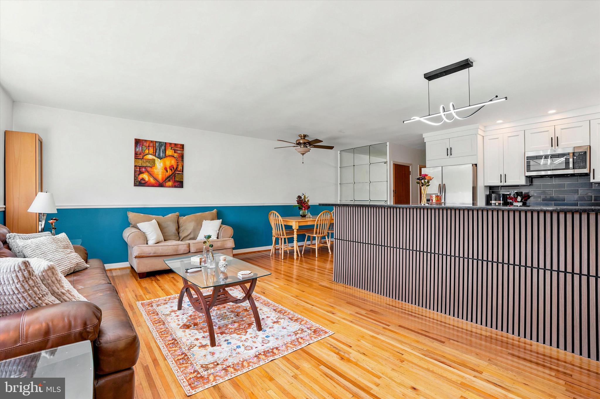 9968 Woodfern Road Philadelphia, PA 19115 - Photo 4 of 25
