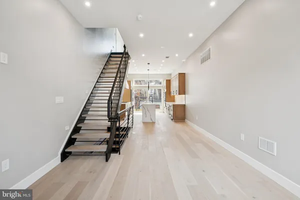 $3,500 | 1533 South Ringgold Street, Philadelphia, PA 19146