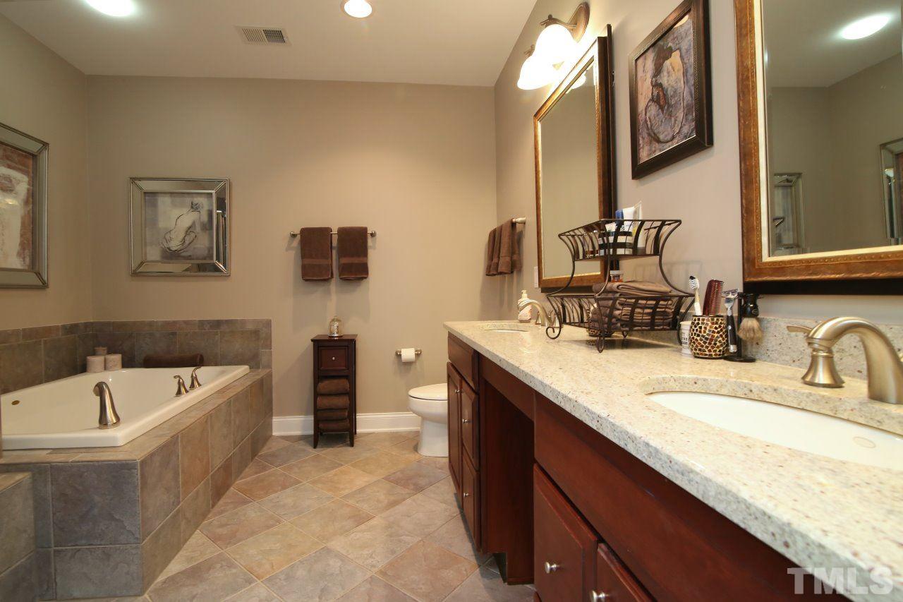 10411 Rosegate Court, Unit 305 Raleigh, NC 27617 - Photo 8 of 25 Gallery Image 8