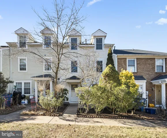 $449,000 | 5915 Havener House Way, Centreville, VA 20120
