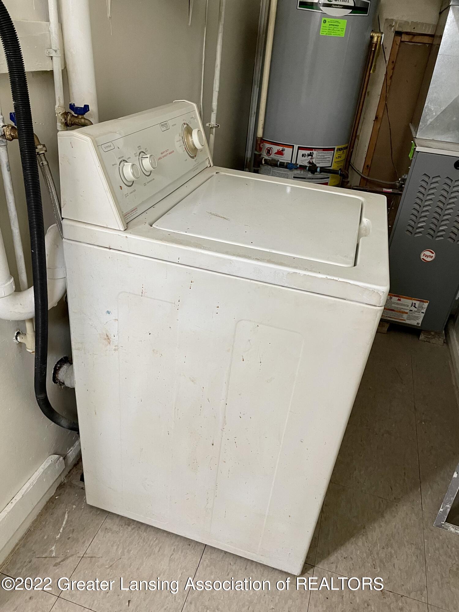 4219 Pleasant Grove Road Lansing, MI 48910 - Photo 12 of 13 washer