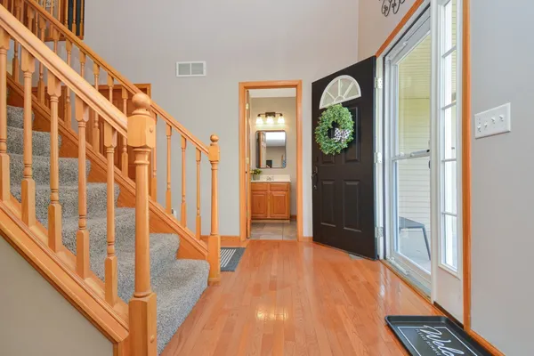 $399,900 | 104 Hunter Court, Hudson, IL 61748