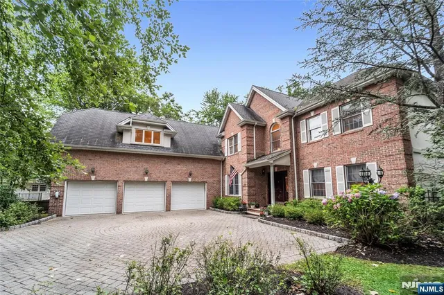 $1,699,999 | 136 Tappan Road, Norwood, NJ 07648