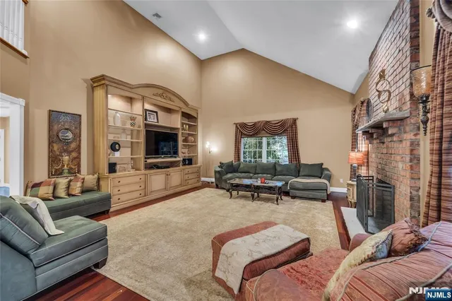 $1,699,999 | 136 Tappan Road, Norwood, NJ 07648