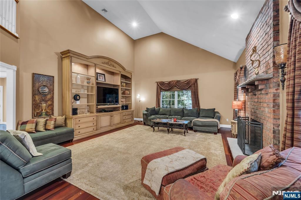 136 Tappan Road Norwood, NJ 07648 - Photo 12 of 47