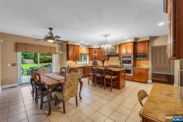 $1,699,999 | 136 Tappan Road, Norwood, NJ 07648