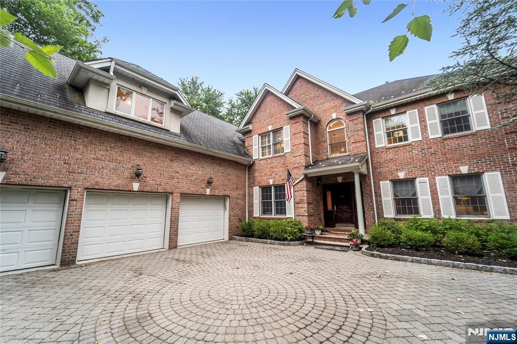 136 Tappan Road Norwood, NJ 07648 - Photo 2 of 47