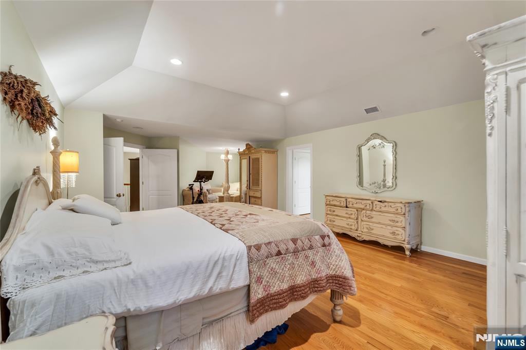 136 Tappan Road Norwood, NJ 07648 - Photo 26 of 47