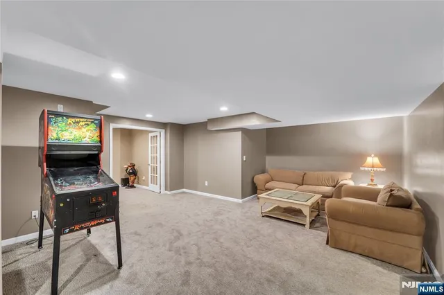 $1,699,999 | 136 Tappan Road, Norwood, NJ 07648