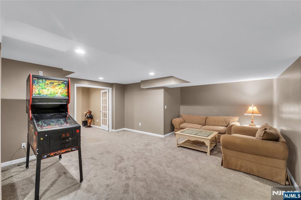 136 Tappan Road Norwood, NJ 07648 - Photo 37 of 47