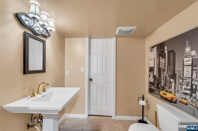 $1,699,999 | 136 Tappan Road, Norwood, NJ 07648