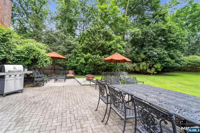 $1,699,999 | 136 Tappan Road, Norwood, NJ 07648