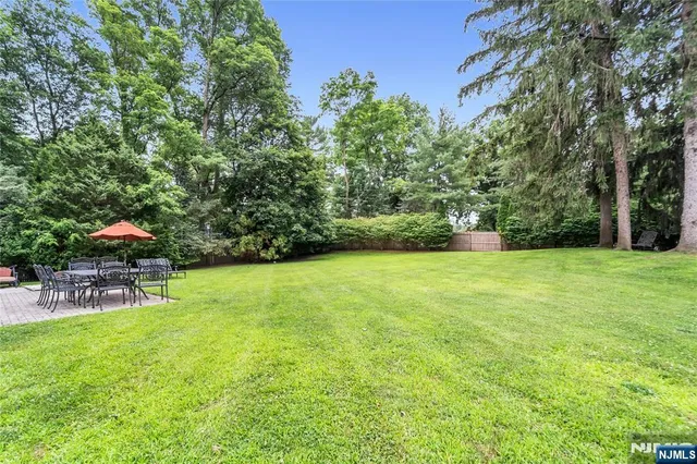$1,699,999 | 136 Tappan Road, Norwood, NJ 07648