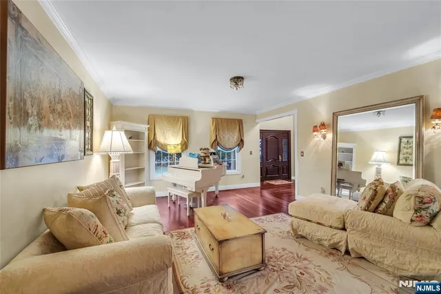 $1,699,999 | 136 Tappan Road, Norwood, NJ 07648