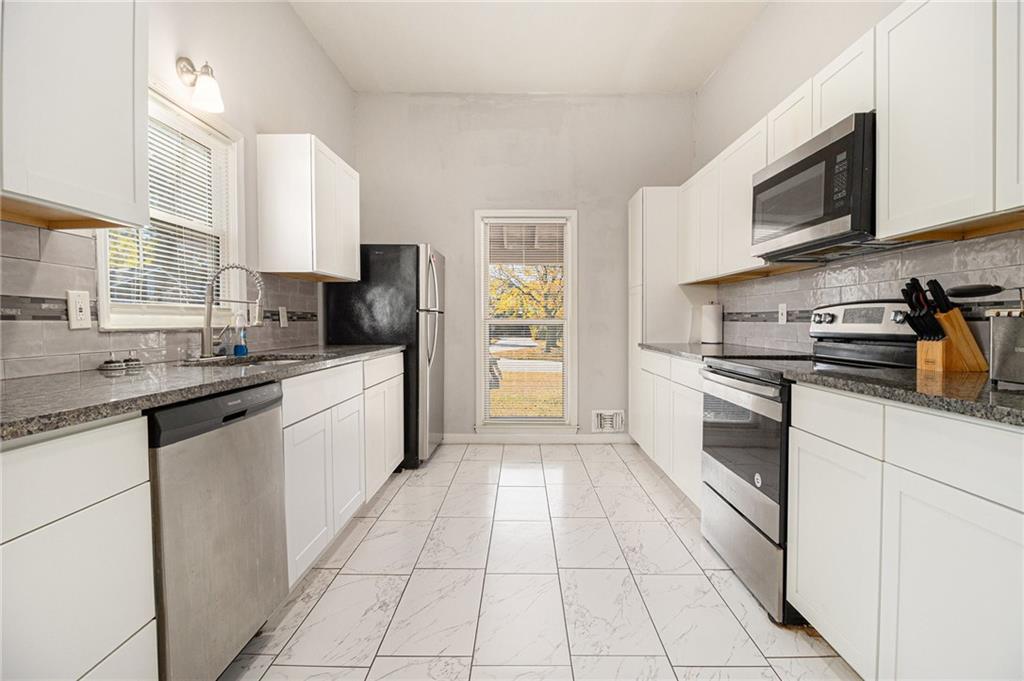 105 El Monte Court Atlanta, GA 30349 - Photo 10 of 25