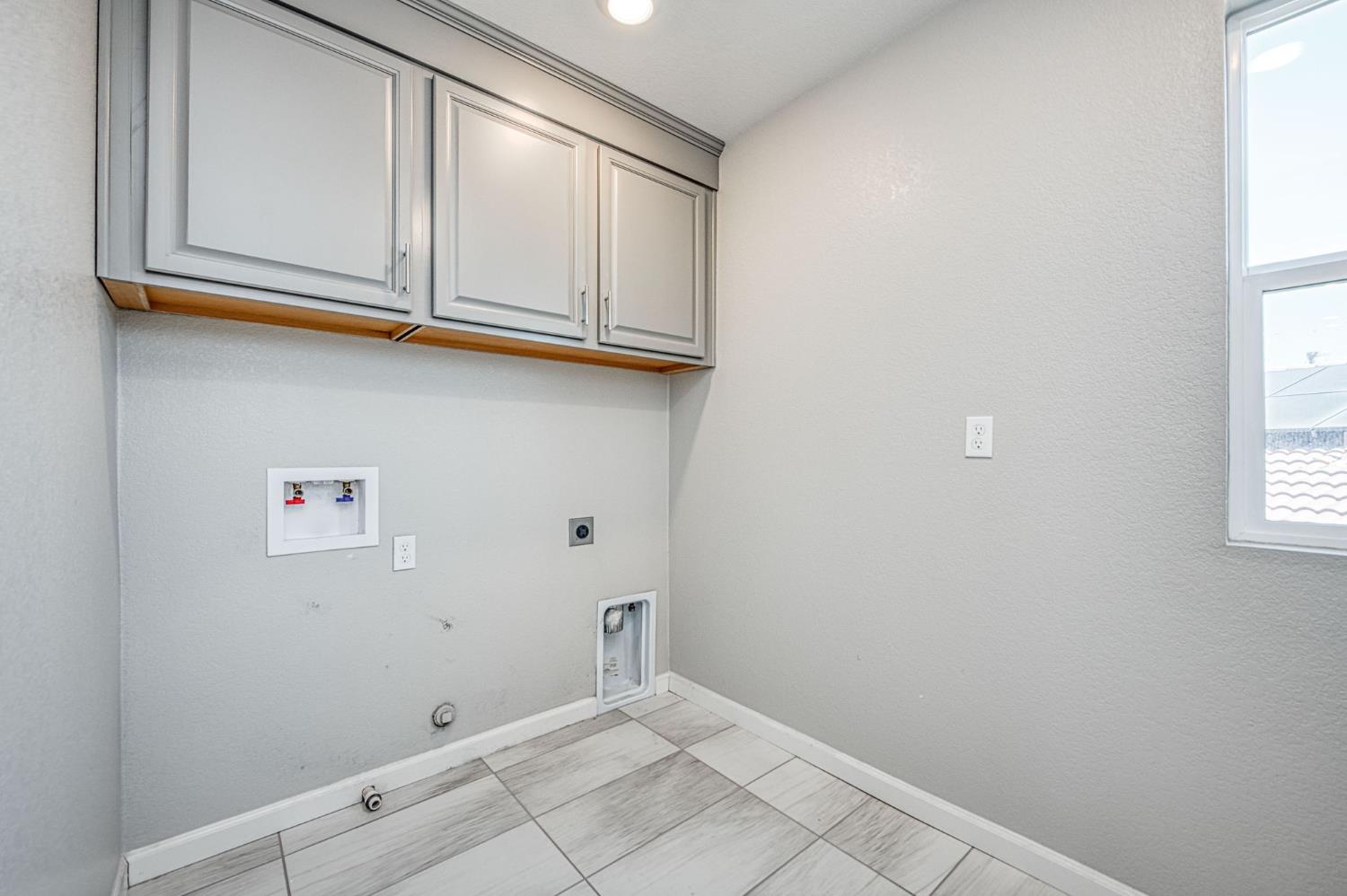 987 North Filbert Avenue Fresno, CA 93727 - Photo 28 of 38