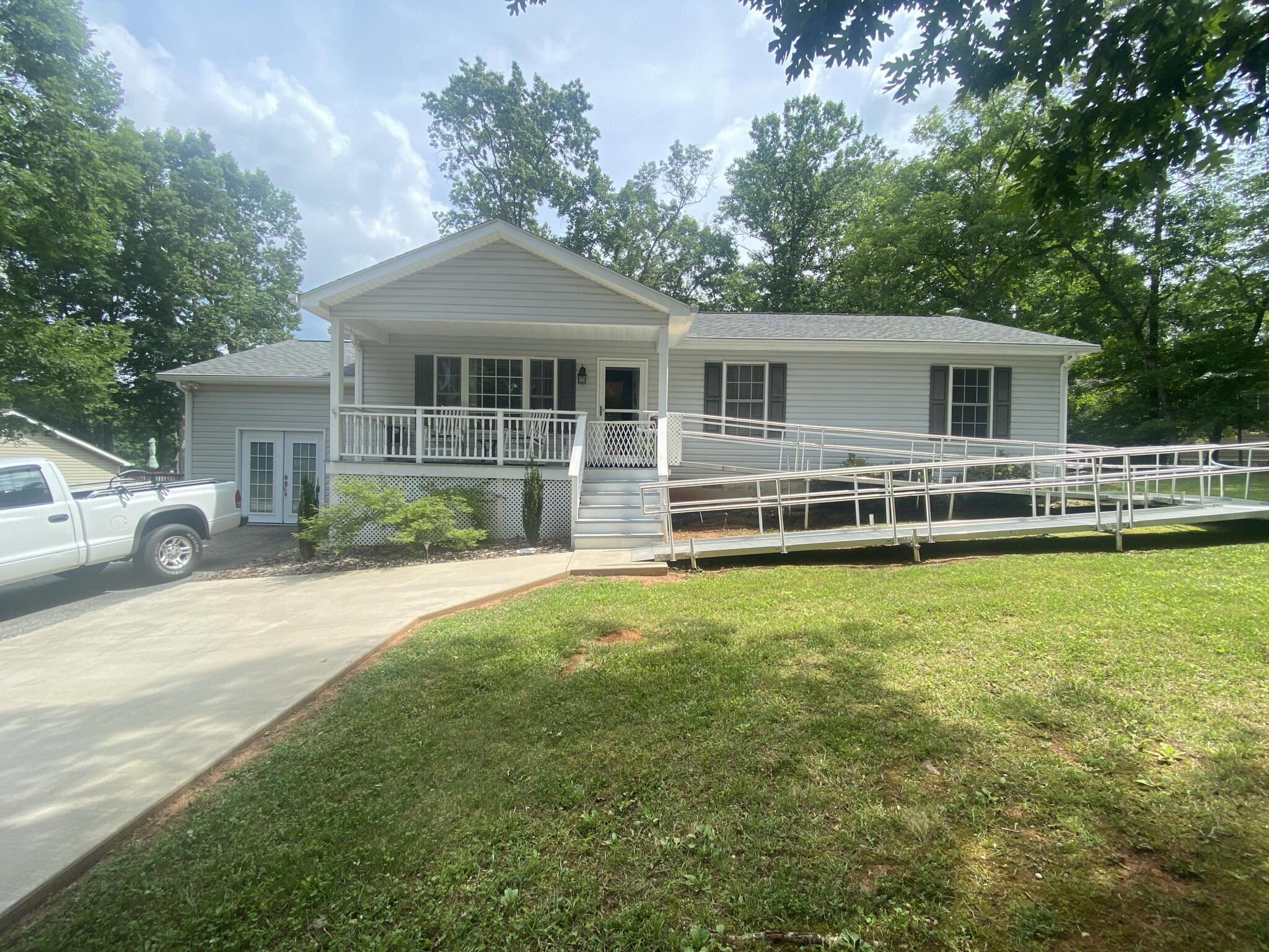 5955 Scruggs Road Moneta, VA 24121 - Photo 1 of 34 2F52EA4D-D7AC-4FF9-AC7F-69BB4441C29E