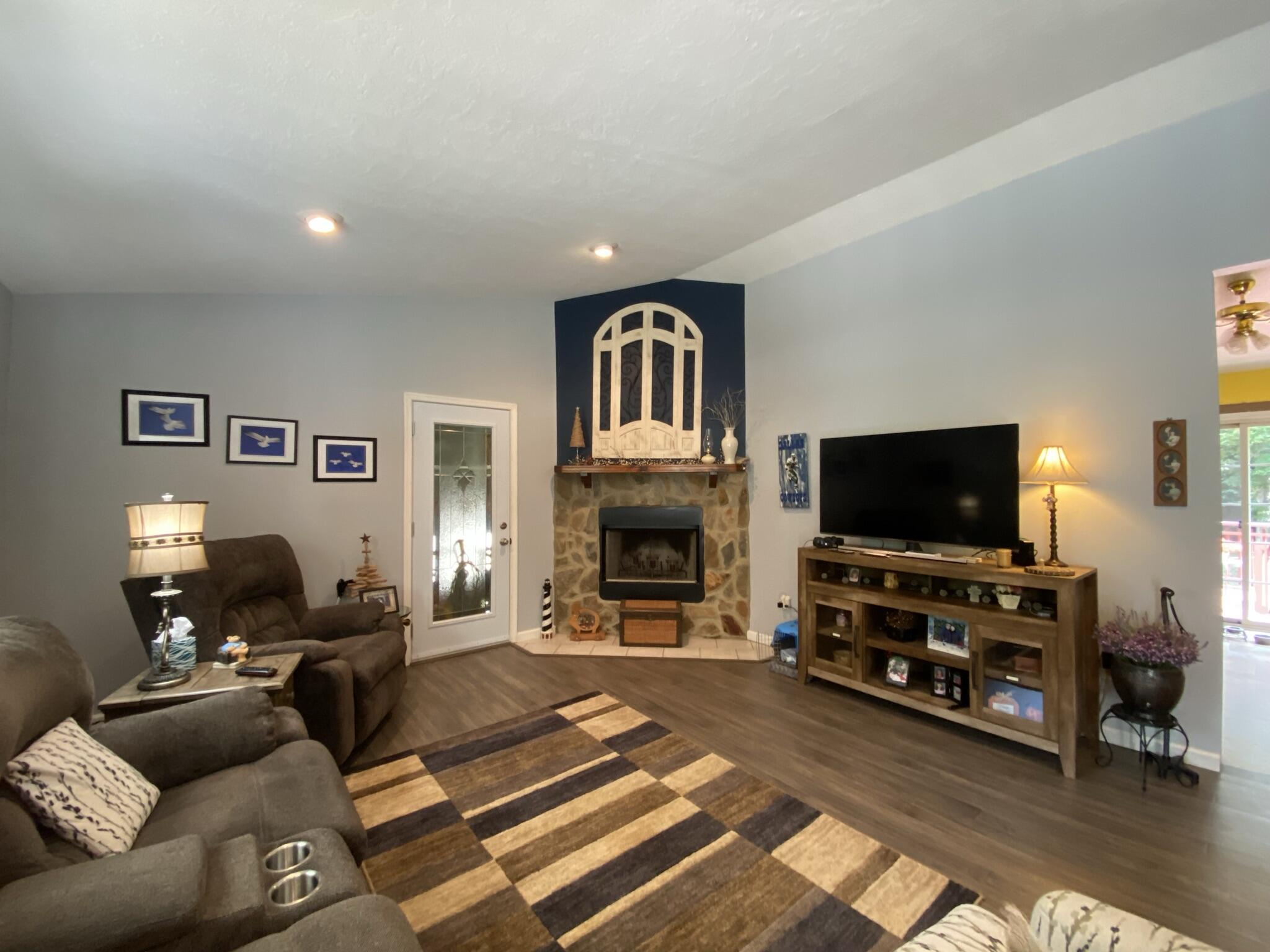 5955 Scruggs Road Moneta, VA 24121 - Photo 11 of 34 B6388340-9785-458E-9063-A6B751BD1CCB