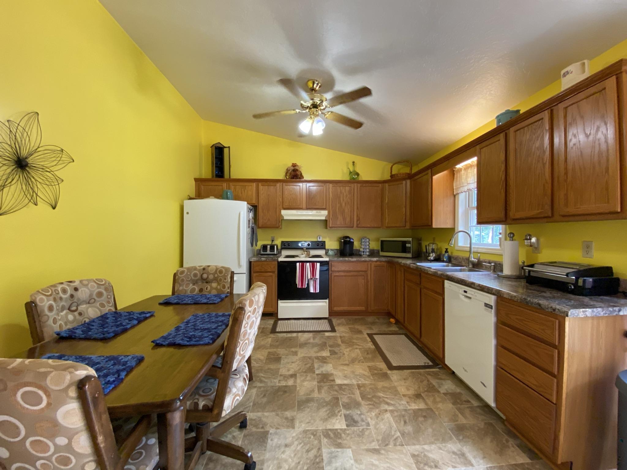 5955 Scruggs Road Moneta, VA 24121 - Photo 17 of 34 3392D7FF-86F9-47A5-9DE2-13133734A50B